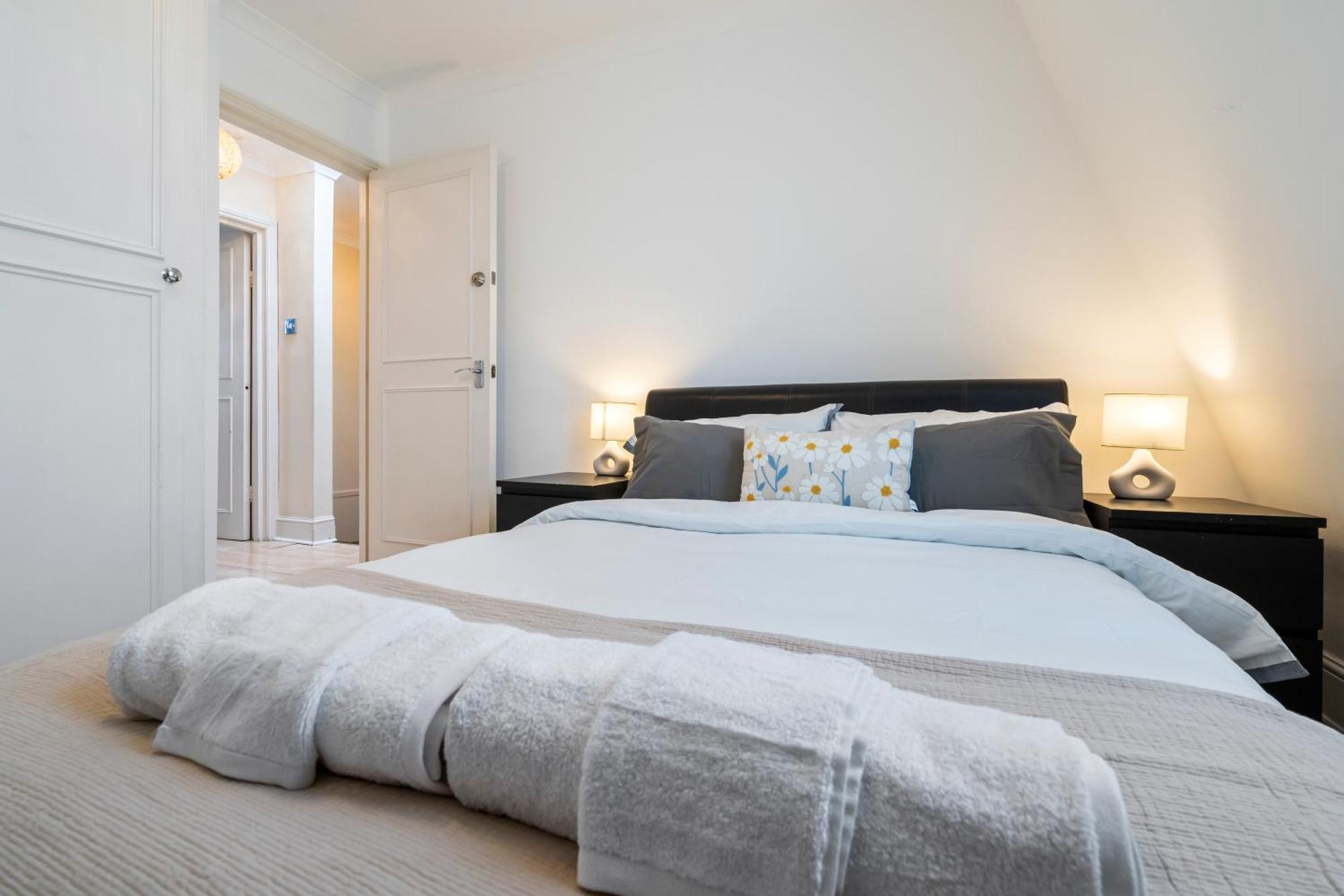 Maida Vale 2 Bedroom Flat * Londra